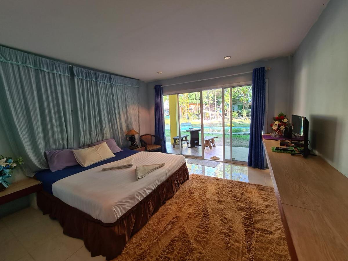 Phutawan Resort Chai Badan Exterior photo